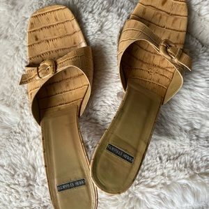 Victoria’s Secret shoes size 11M